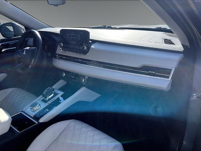 Used 2022 Gray Mitsubishi SEL image 17