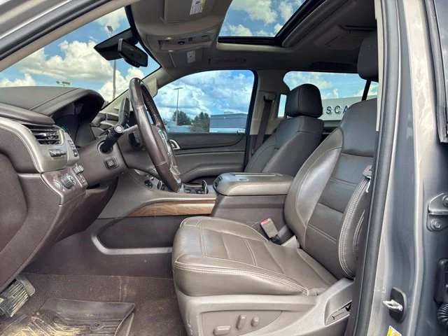 Used 2019 Gray GMC Denali image 7
