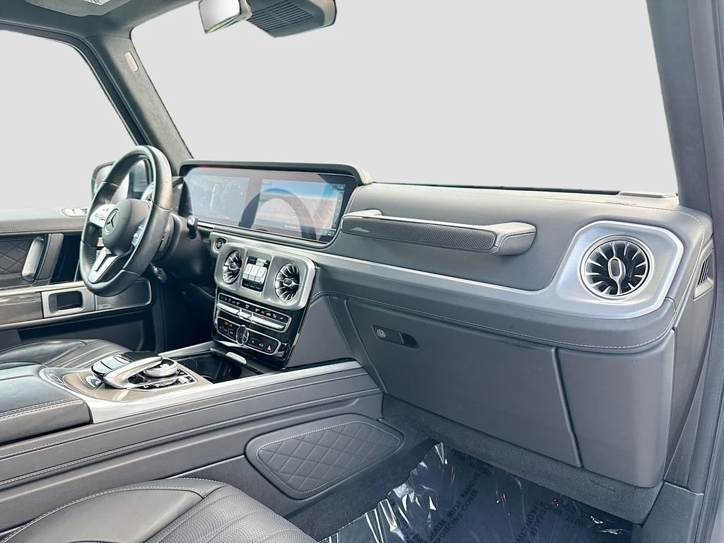 Used 2023 Silver Mercedes-Benz G 550 image 32