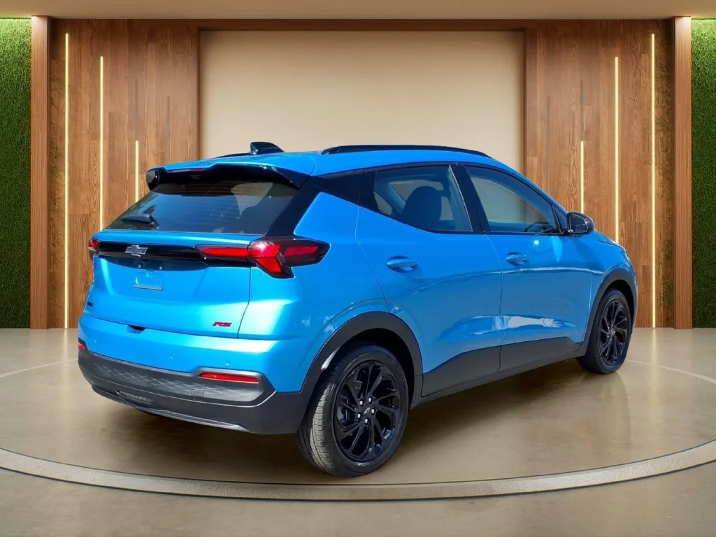 2027 Chevrolet Bolt RS - Photo 32