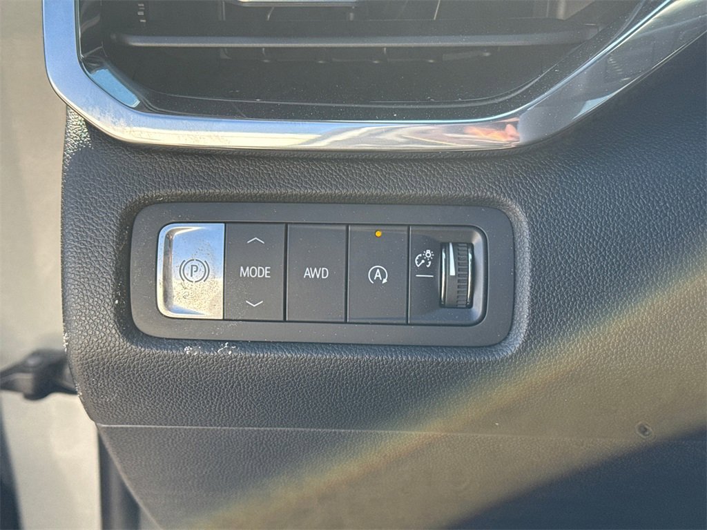 2026 GMC ACADIA - Image 18