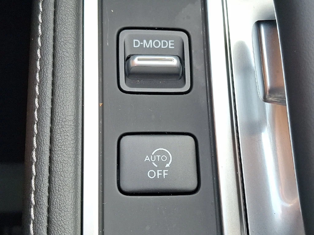 Used 2026 Blue INFINITI LUXE image 25