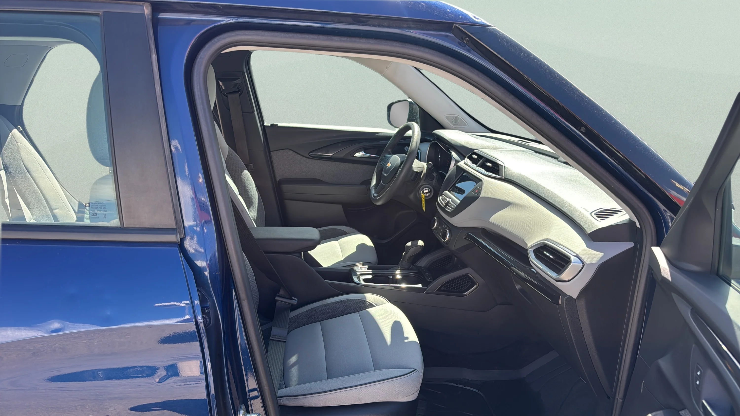 Used 2023 Blue Chevrolet  image 11
