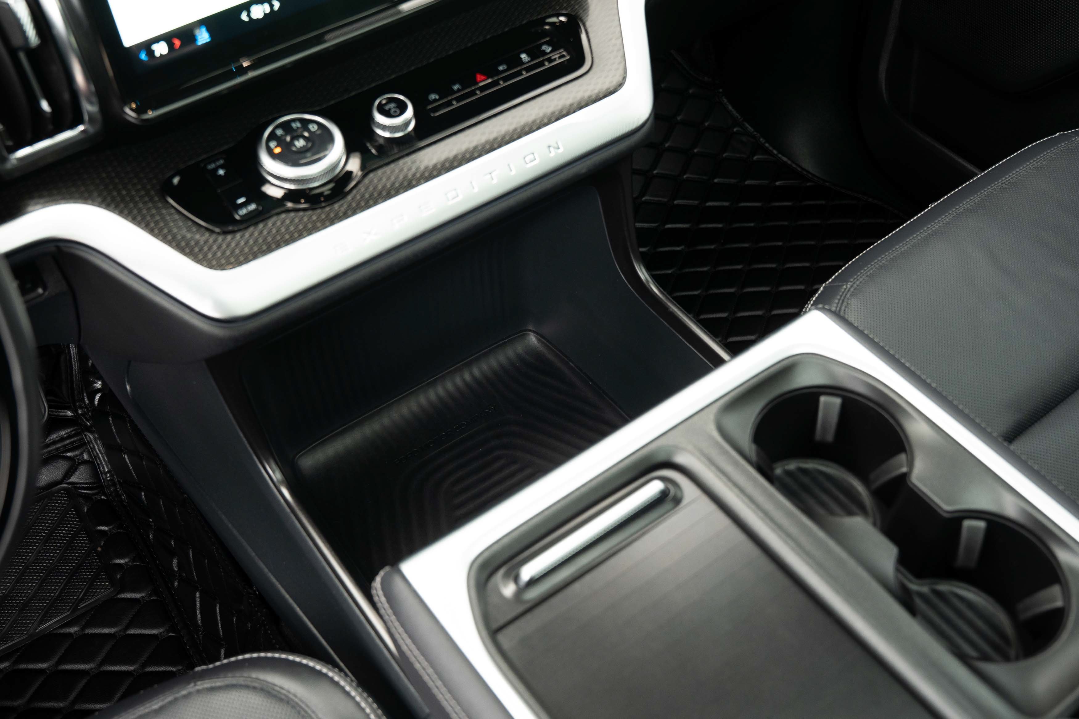 Used 2025 Agate Black Metallic Ford Platinum image 13
