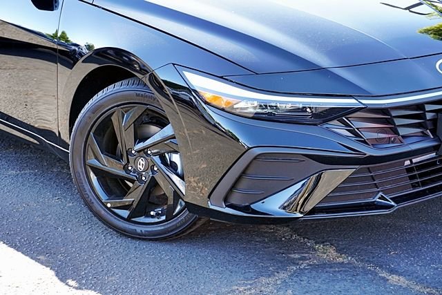 New 2026 Black Hyundai SEL Sport image 3