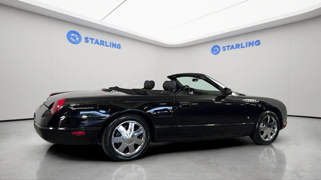 Used 2003  Ford Deluxe image 3
