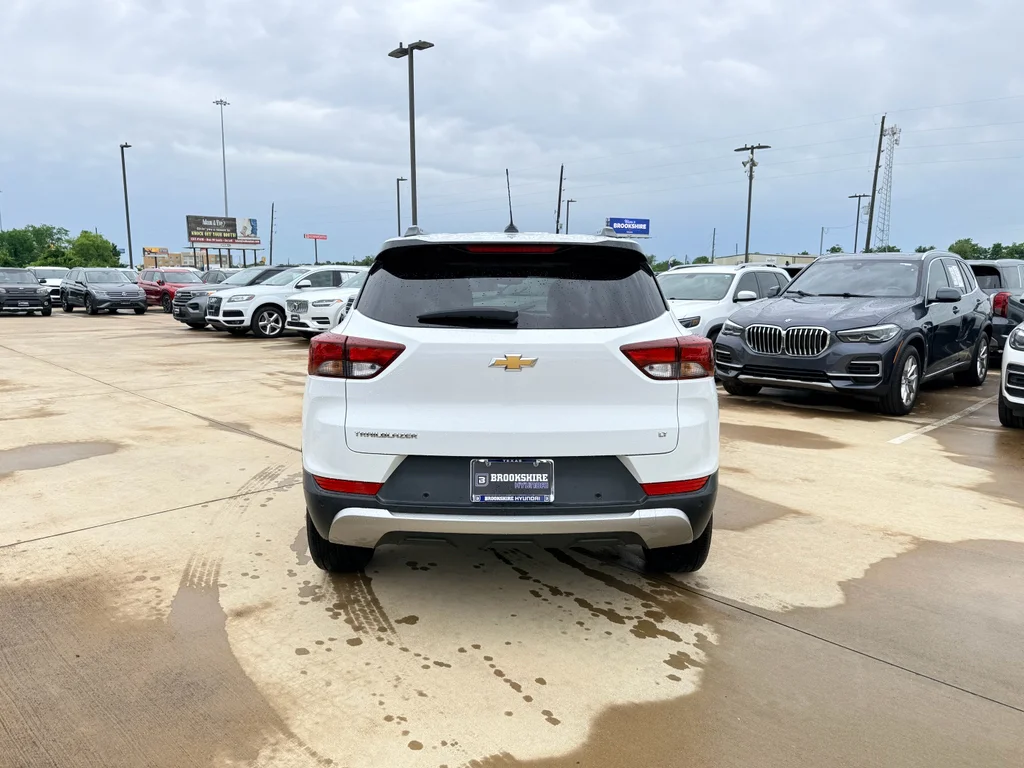 Used 2021 Summit White Chevrolet LT image 7