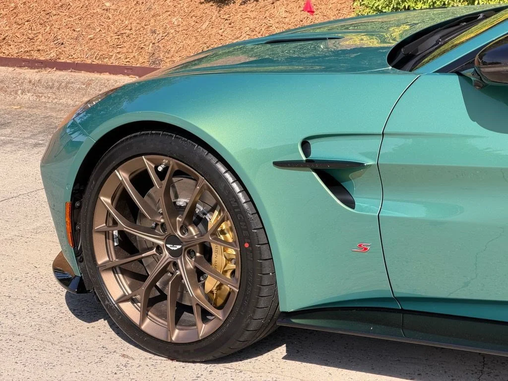 New 2026 Q Iridescent Emerald Aston Martin S Roadster image 10