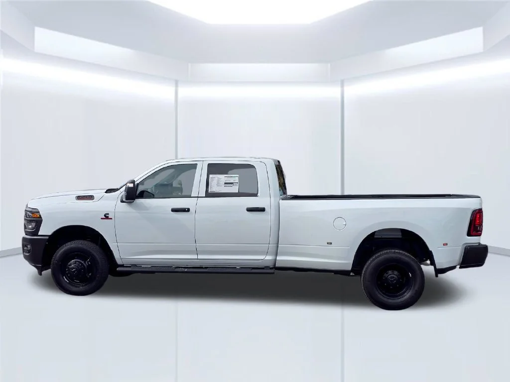 New 2027 White Ram Tradesman image 17