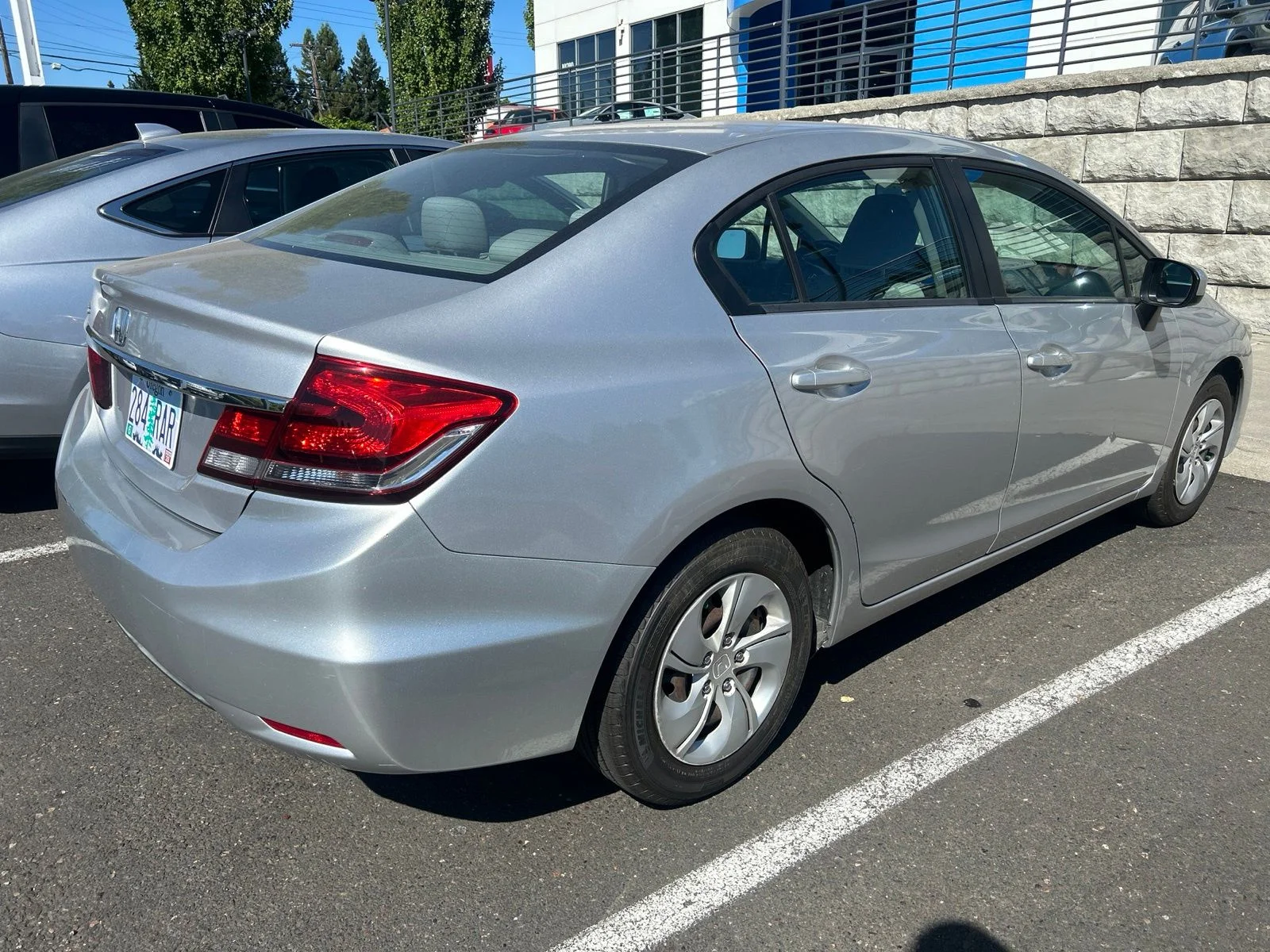 Used 2014 Alabaster Silver Metallic Honda LX image 5