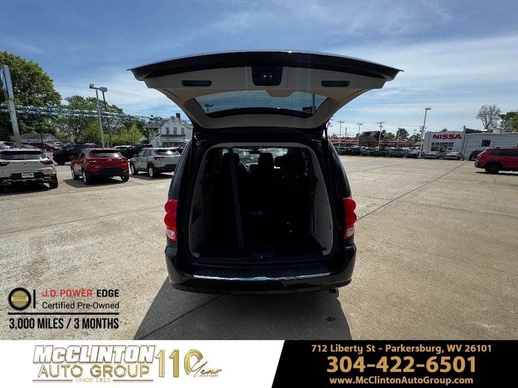 Used 2019 Black Dodge SE image 9
