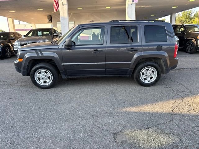 Used 2015 Gray Jeep Sport image 7