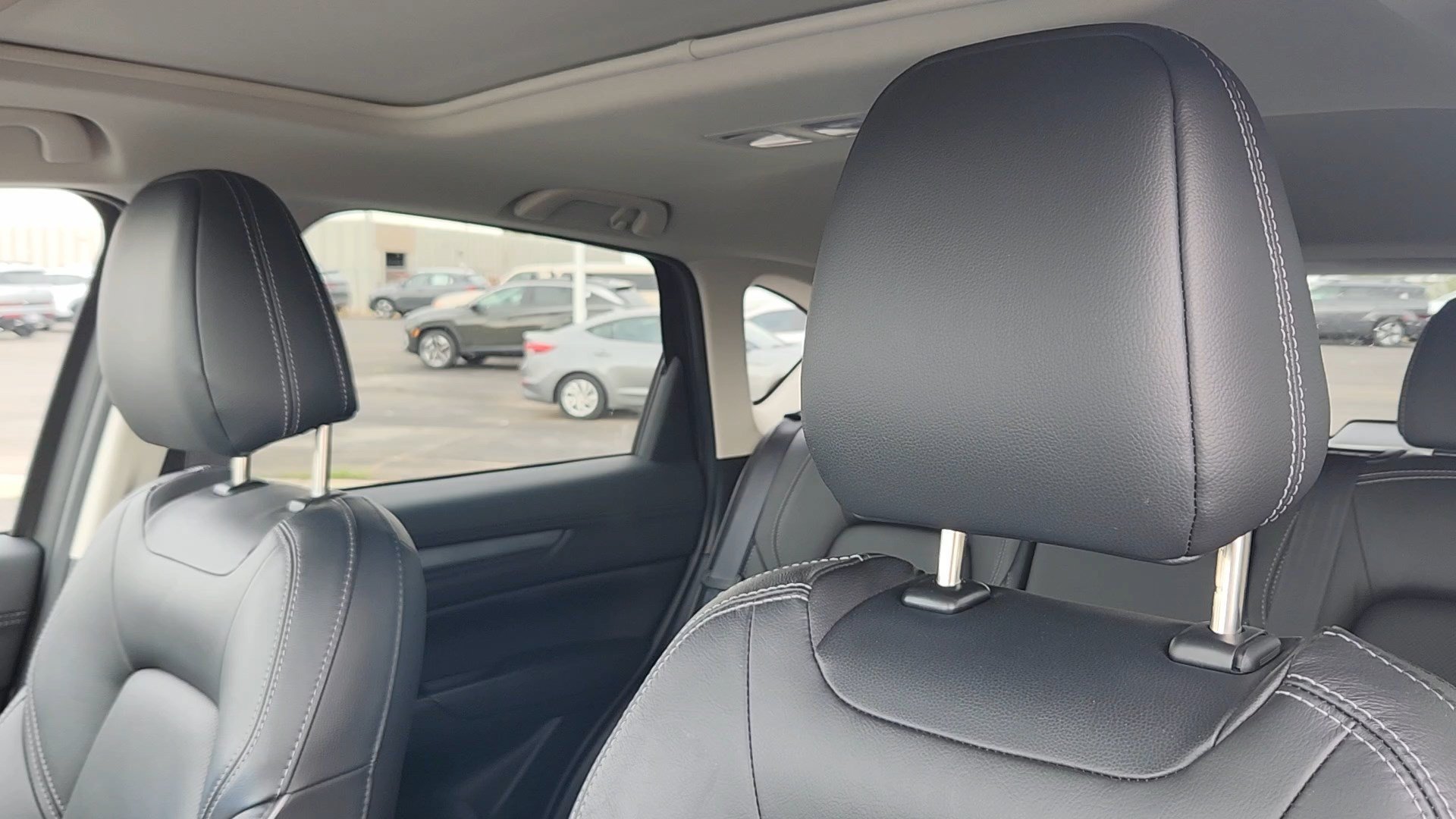 2025 Mazda CX-5 S Preferred package - Photo 10