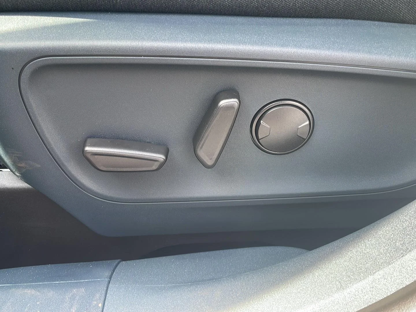 New 2026 Carbonized Gray Metallic Ford XLT image 10