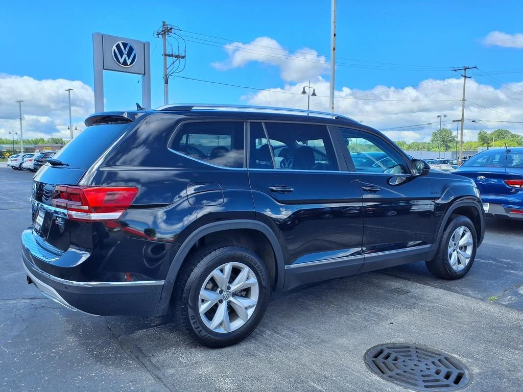 Used 2018 Volkswagen Atlas SEL with VIN 1V2MR2CA2JC538429 for sale in Franklin, WI