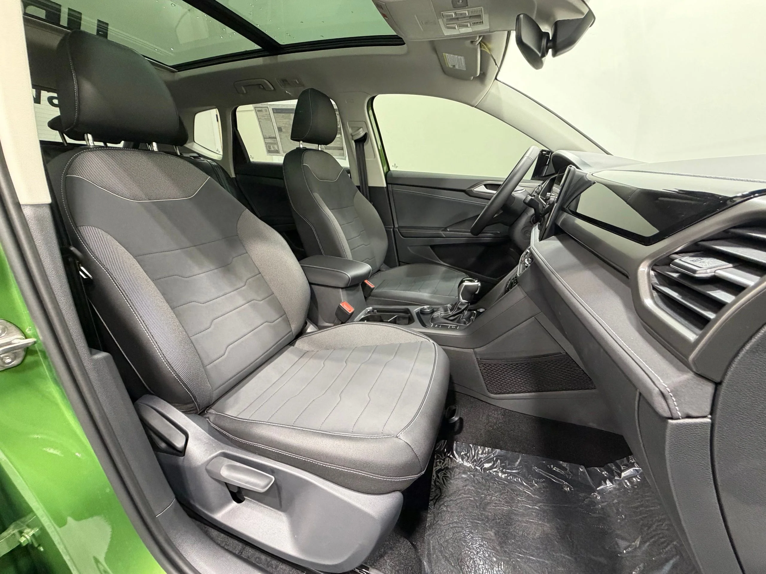New 2026 Green Volkswagen 1.5T SE Black image 28