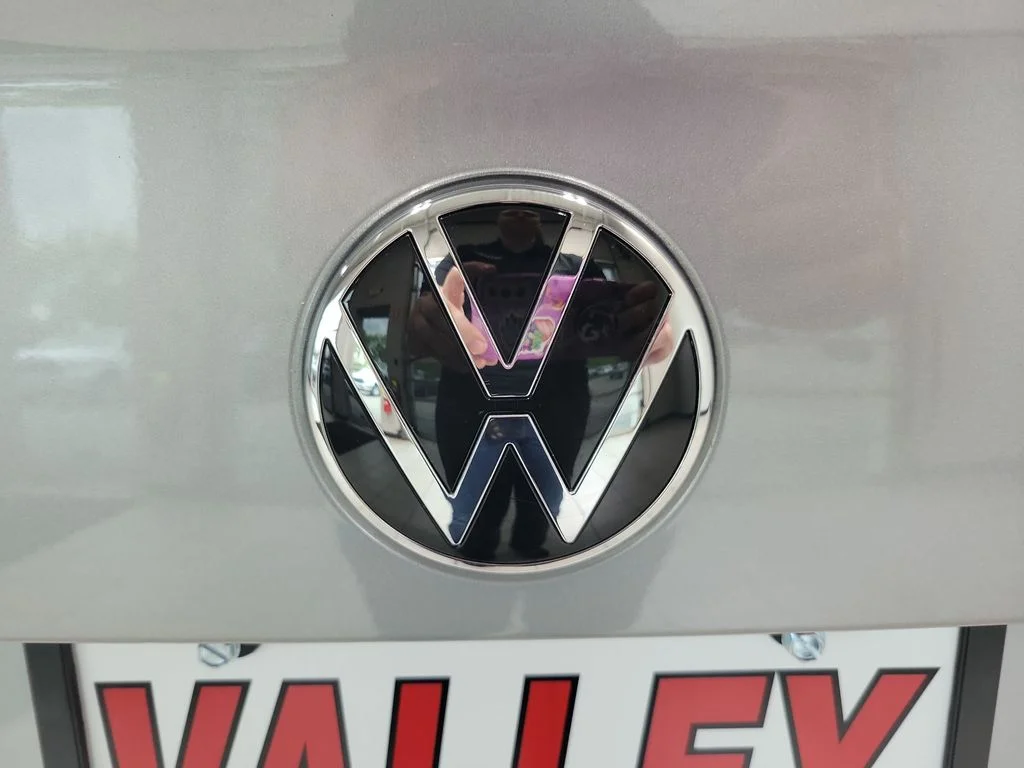Used 2023 Pyrite Silver Metallic Volkswagen 1.5T SE image 15