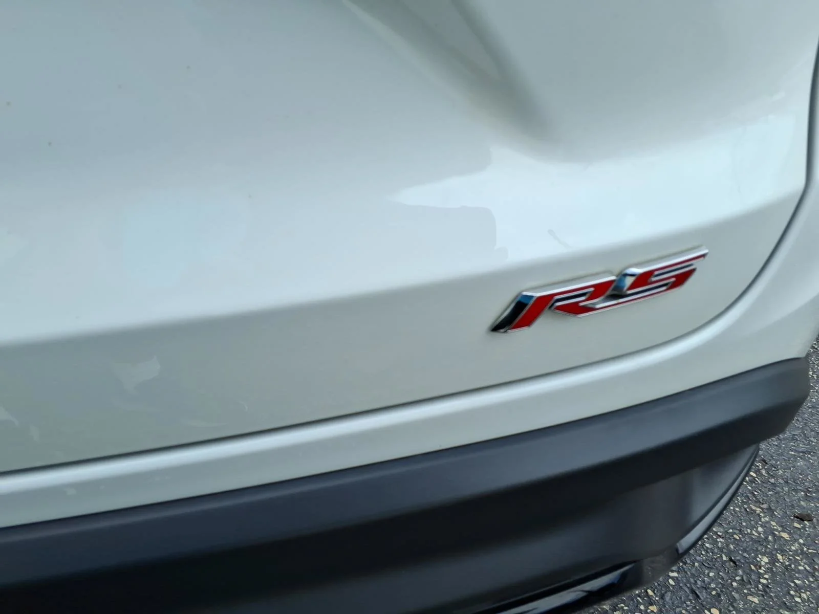 Used 2024 Summit White Chevrolet 2RS image 16