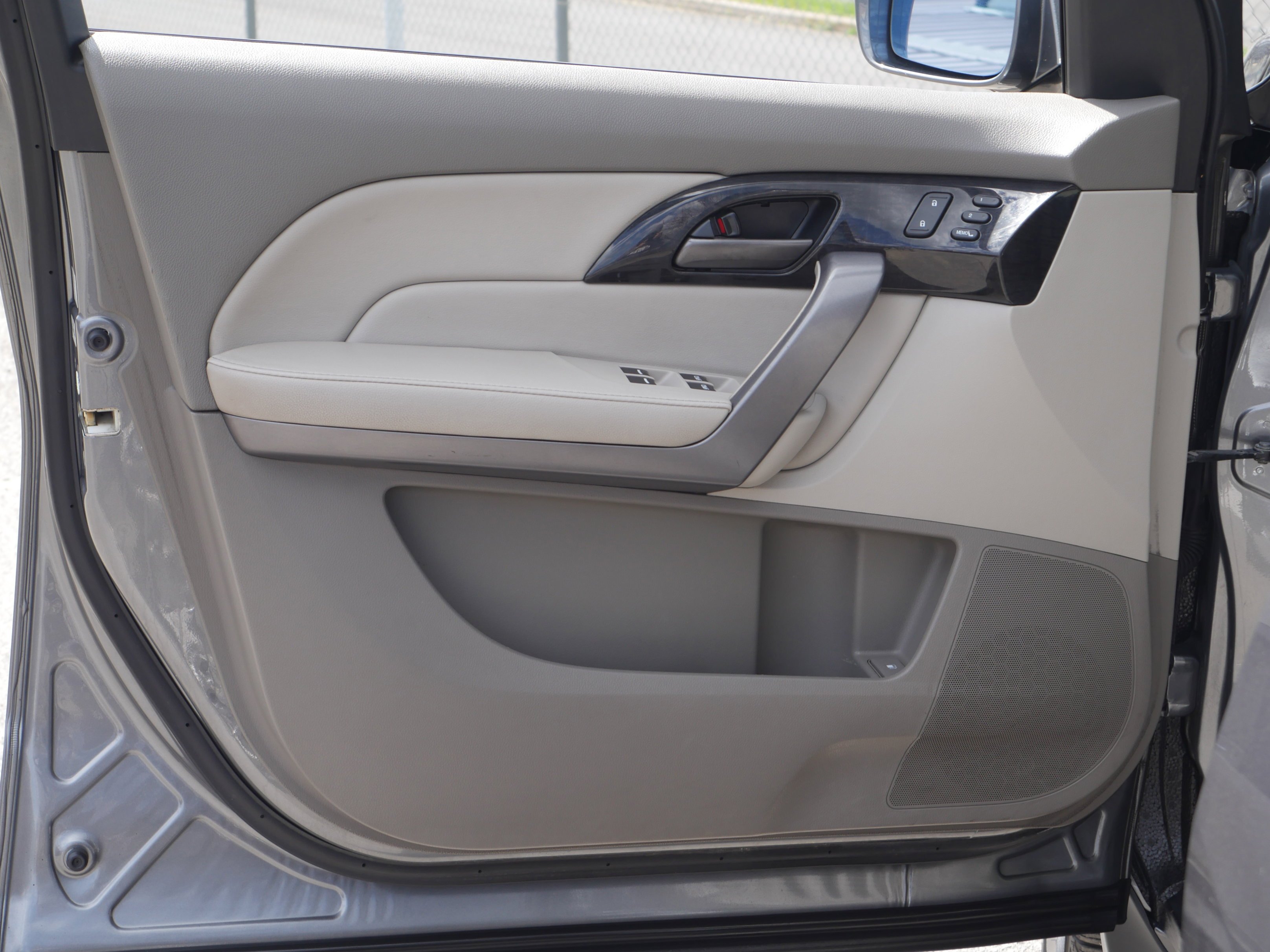 Used 2008 Sterling Gray Metallic Acura  image 33
