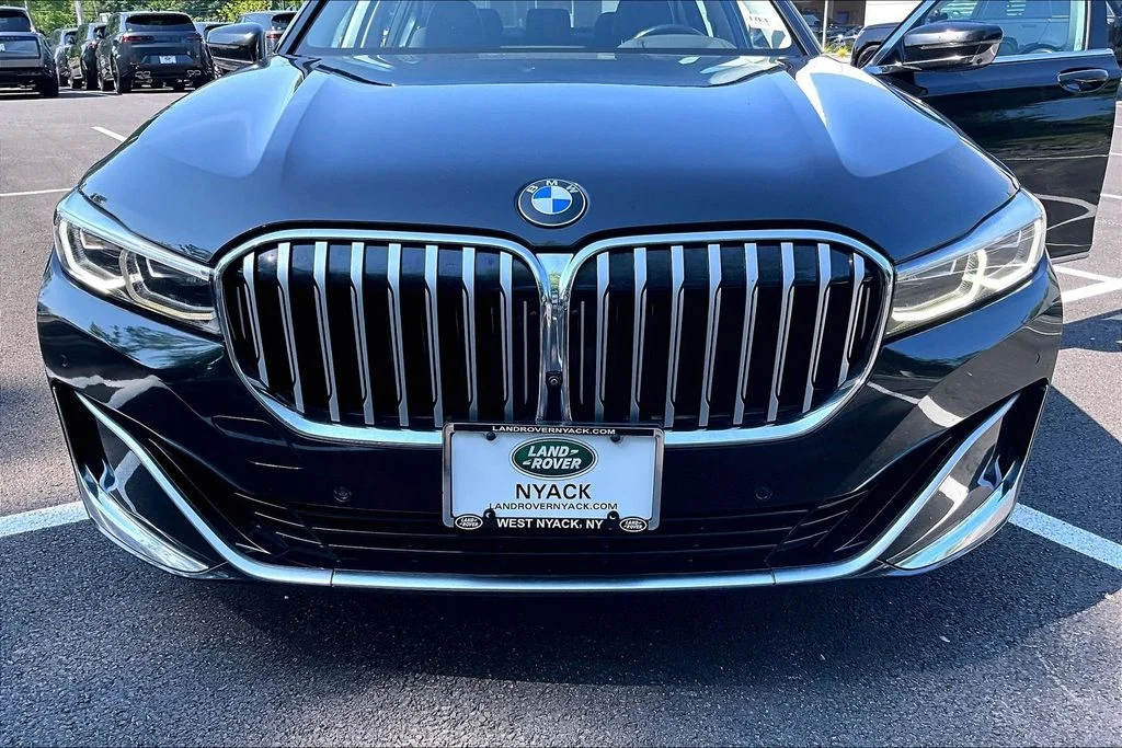 Used 2022 Black BMW 740i image 30