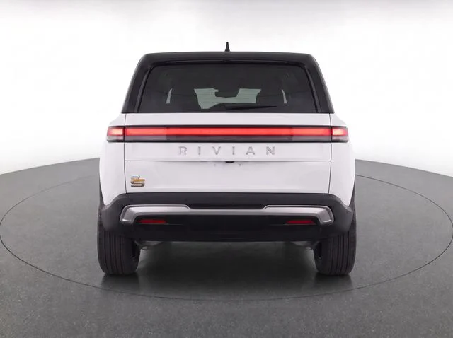 Used 2024  Rivian Adventure image 6