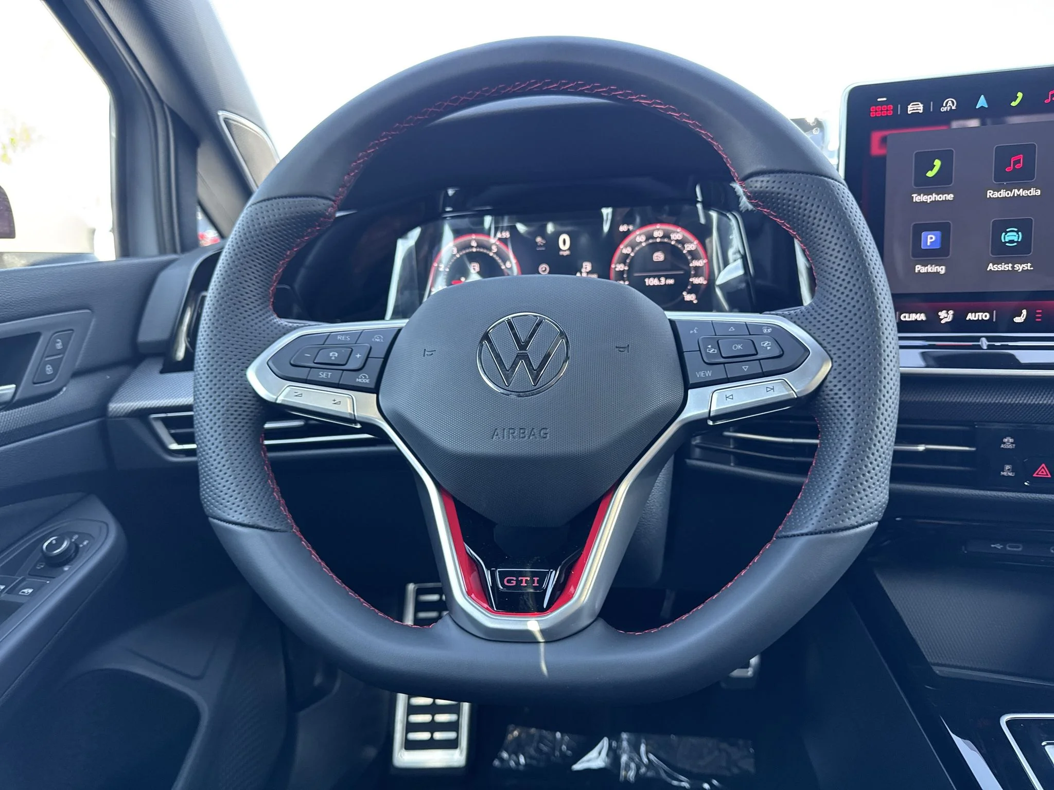 New 2026 Moonstone Gray Volkswagen SE image 18