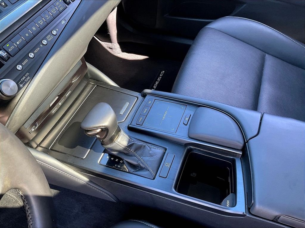 Used 2021 Gray Pearl Lexus 350 image 19