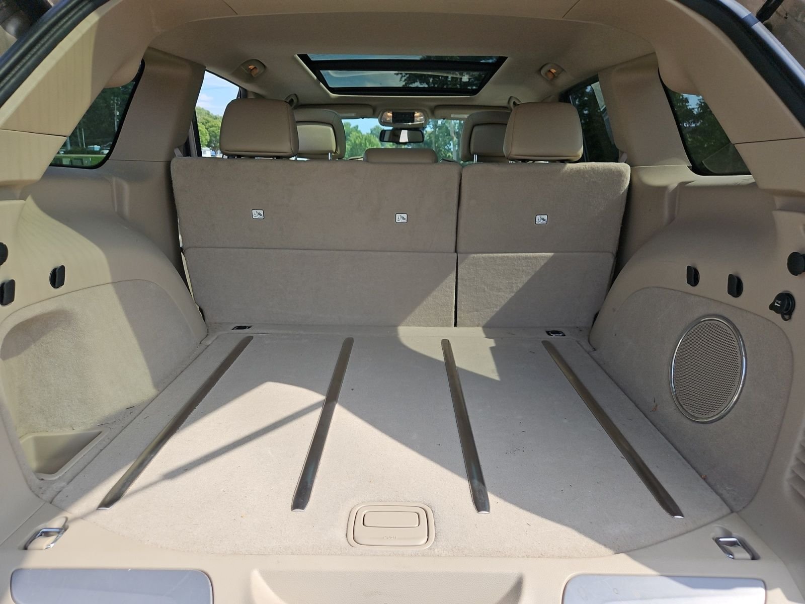 Used 2014 Gold Jeep Overland image 19