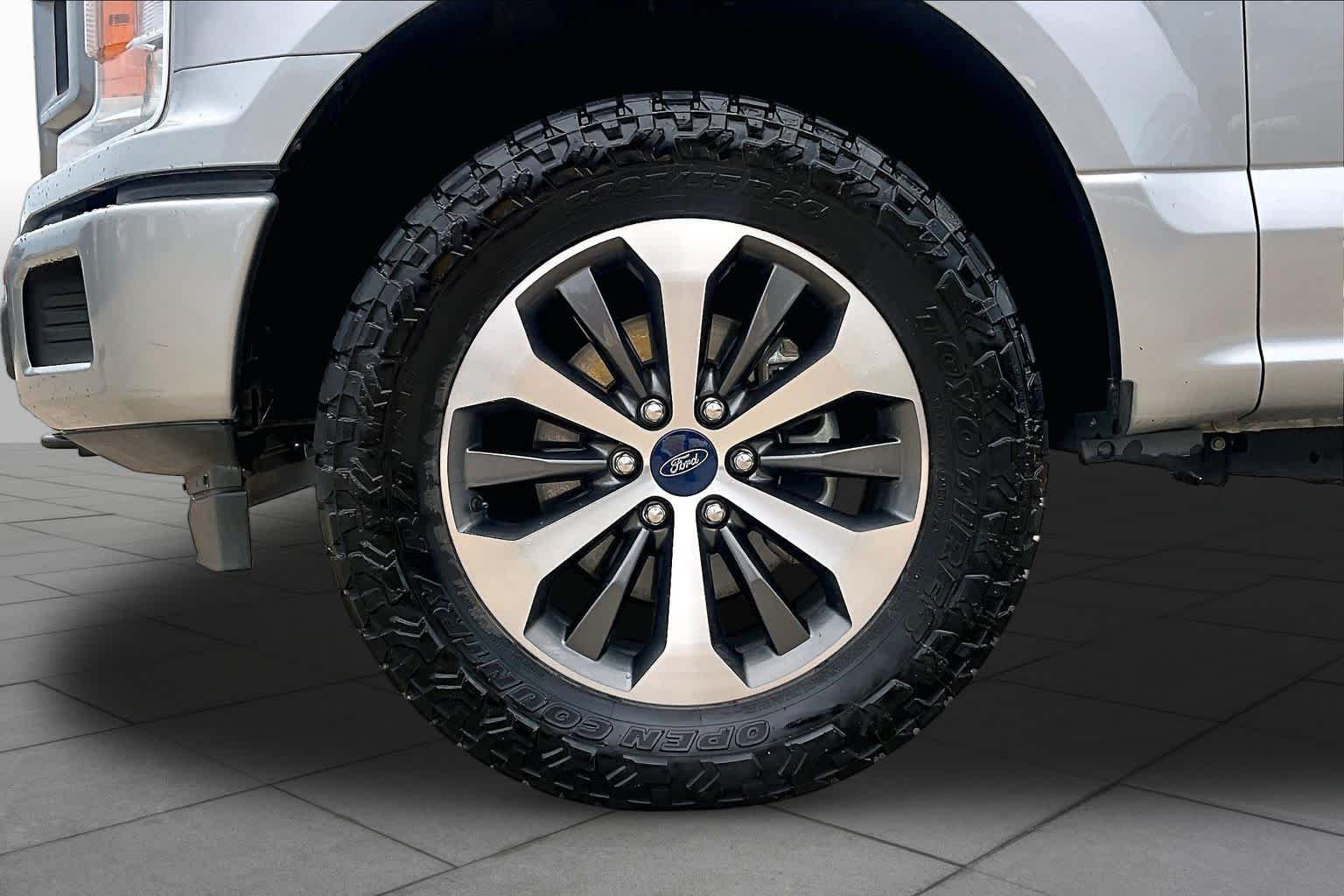 Used 2020 Iconic Silver Metallic Ford XL image 11