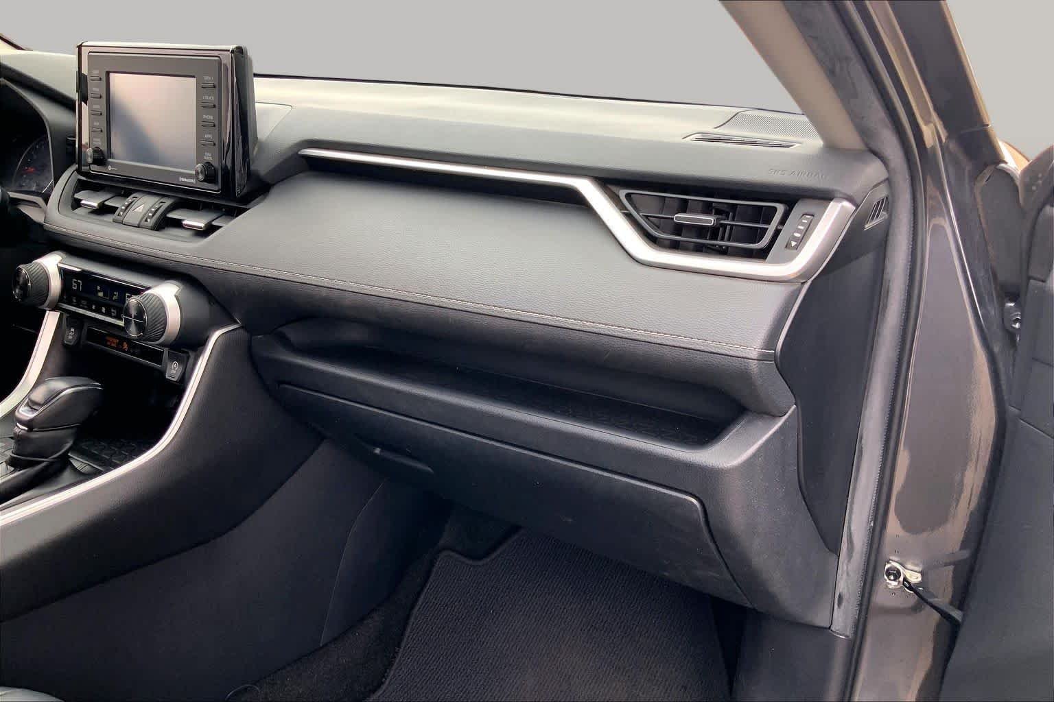 Used 2020 Magnetic Gray Metallic Toyota XLE Premium image 19