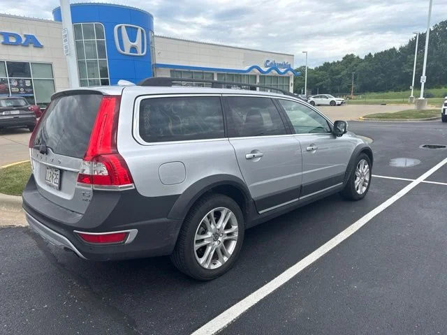 Used 2016 White Volvo T5 Platinum image 4