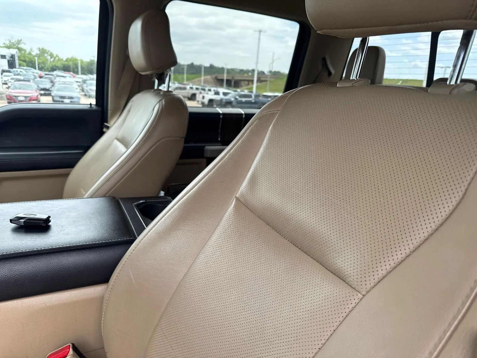 Used 2016 Black Ford XLT image 18