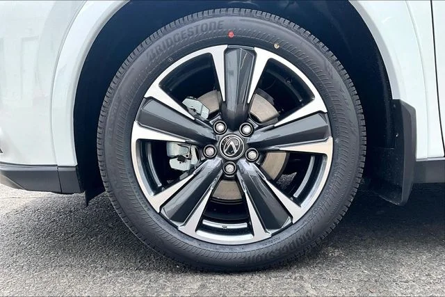 New 2026 Ultra White Lexus 300h Premium image 12