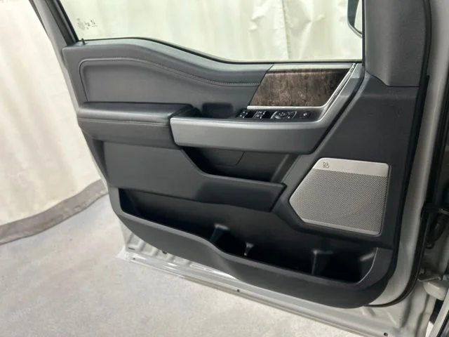Used 2025 Gray Ford Lariat image 19