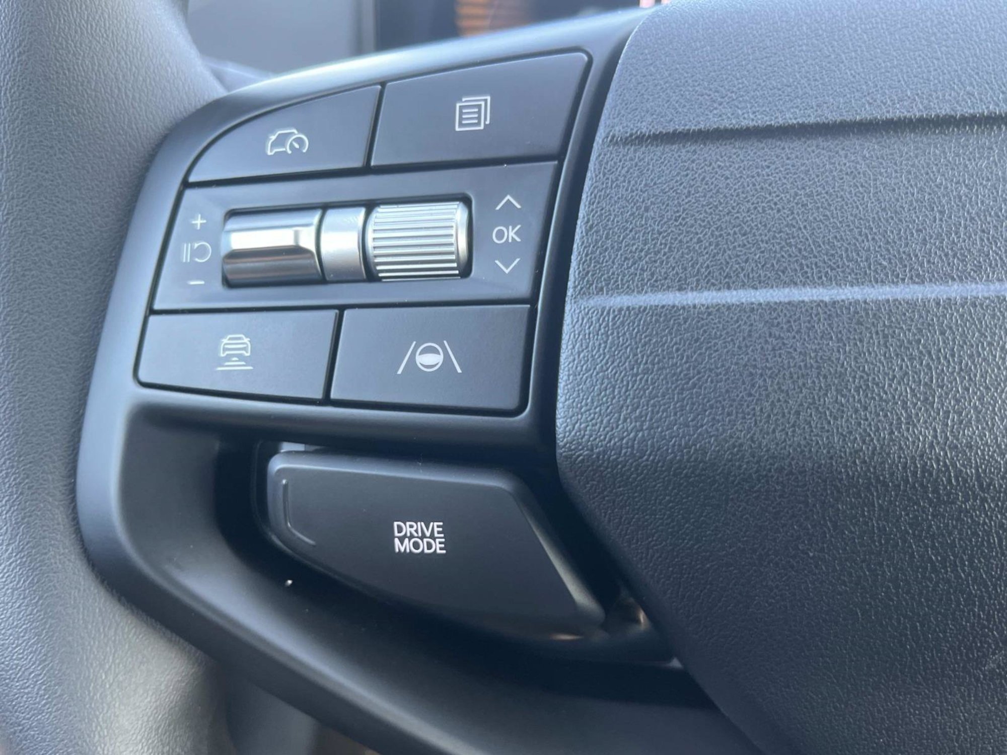 New 2026 Snow White Pearl Kia LXS image 21