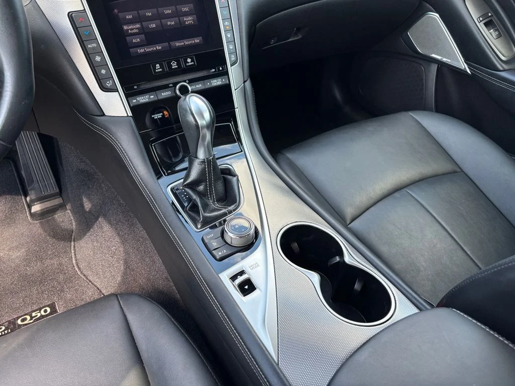 Used 2017 White INFINITI 3.0t Premium image 29