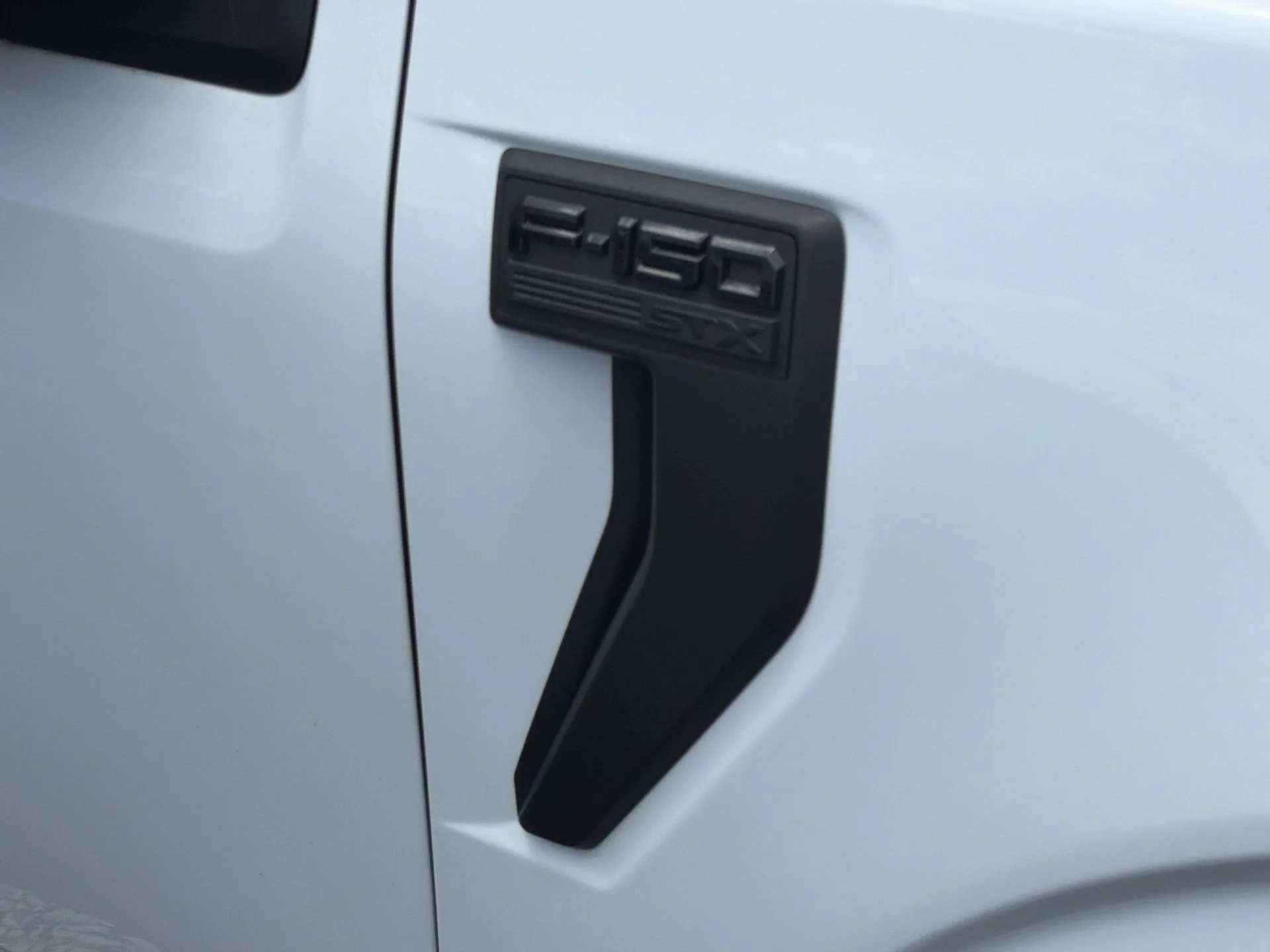 Used 2023 Oxford White Ford XL image 5