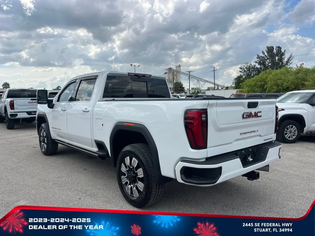 Used 2024 Summit White GMC Denali image 5