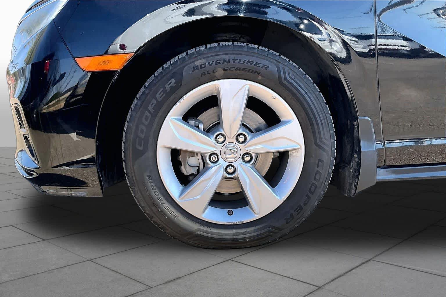 Used 2018 BLACK Honda EX-L image 10