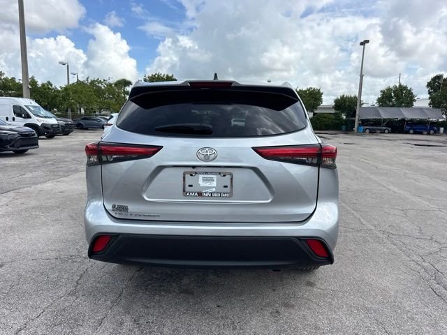 Used 2022 Silver Toyota L image 4