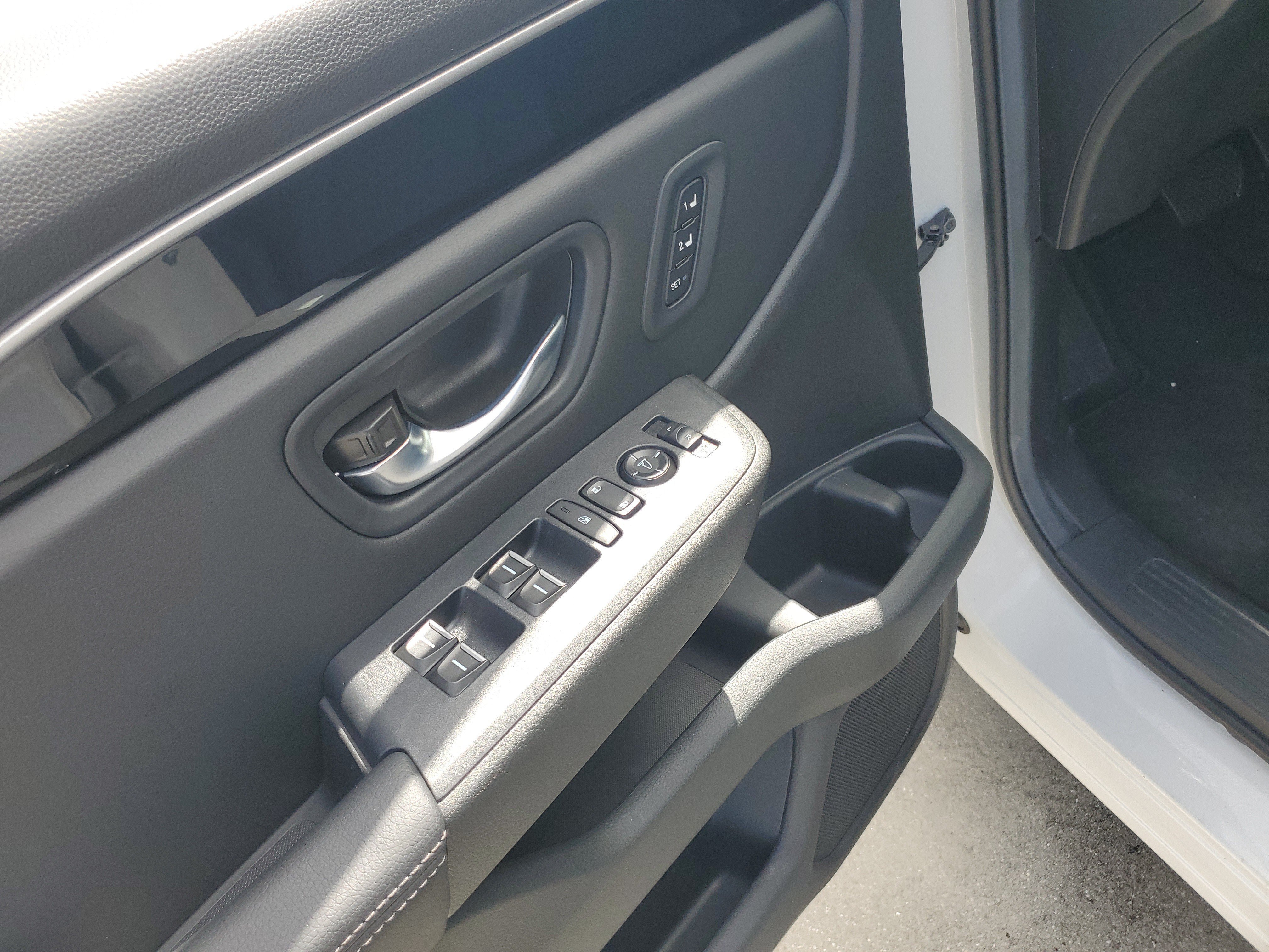 Used 2025 White Honda Touring image 22
