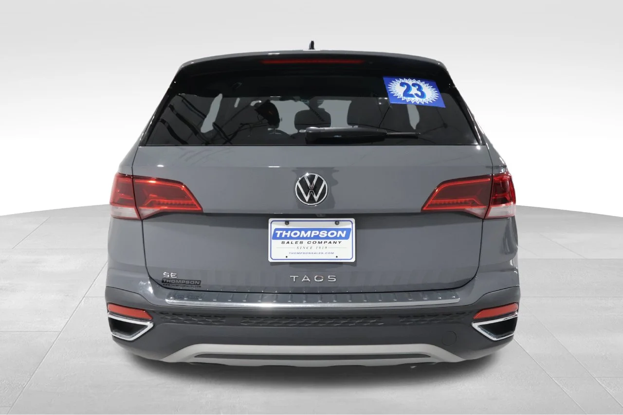 Used 2023 Gray Volkswagen 1.5T SE image 3