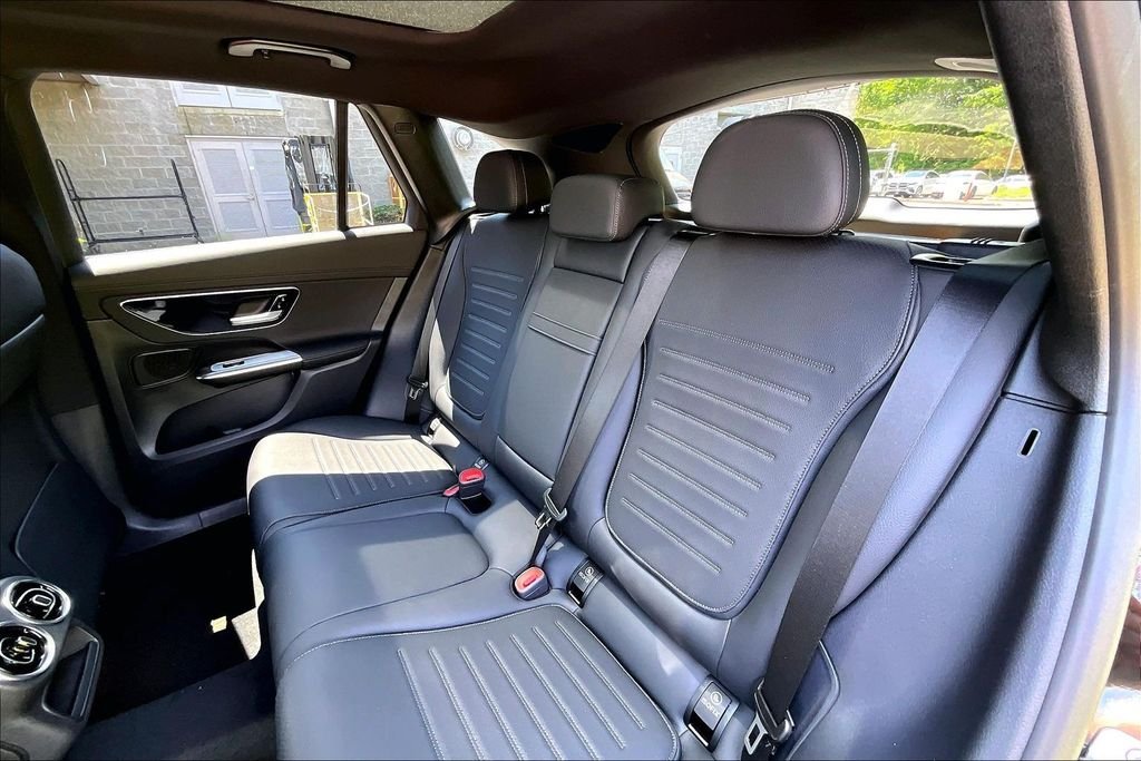 New 2026 Black Mercedes-Benz GLC 300 image 10