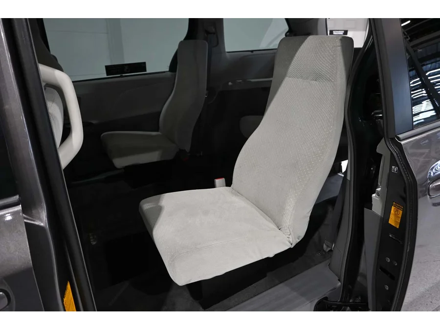 Used 2013 GRAY Toyota LE Mobility Handicap Van image 25