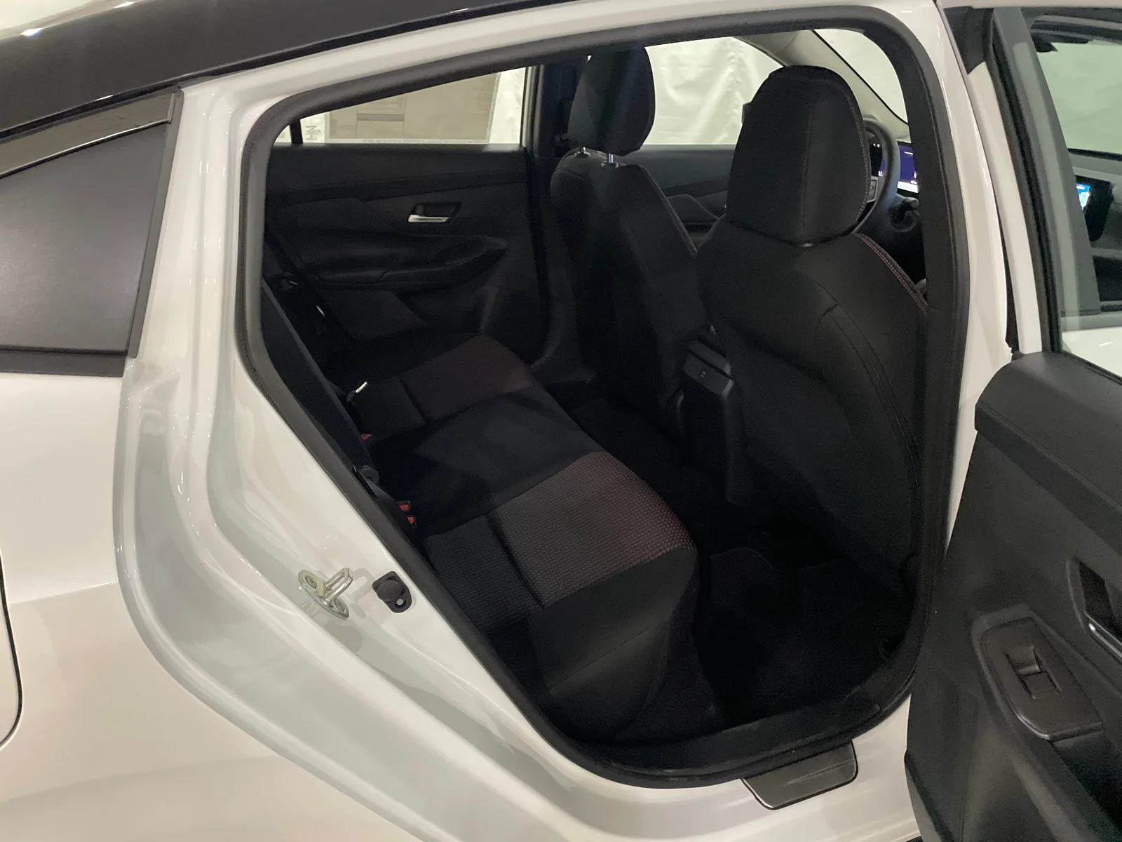 New 2027 Aspen White TriCoat / Super Black Two-tone Nissan SR Midnight Edition image 28