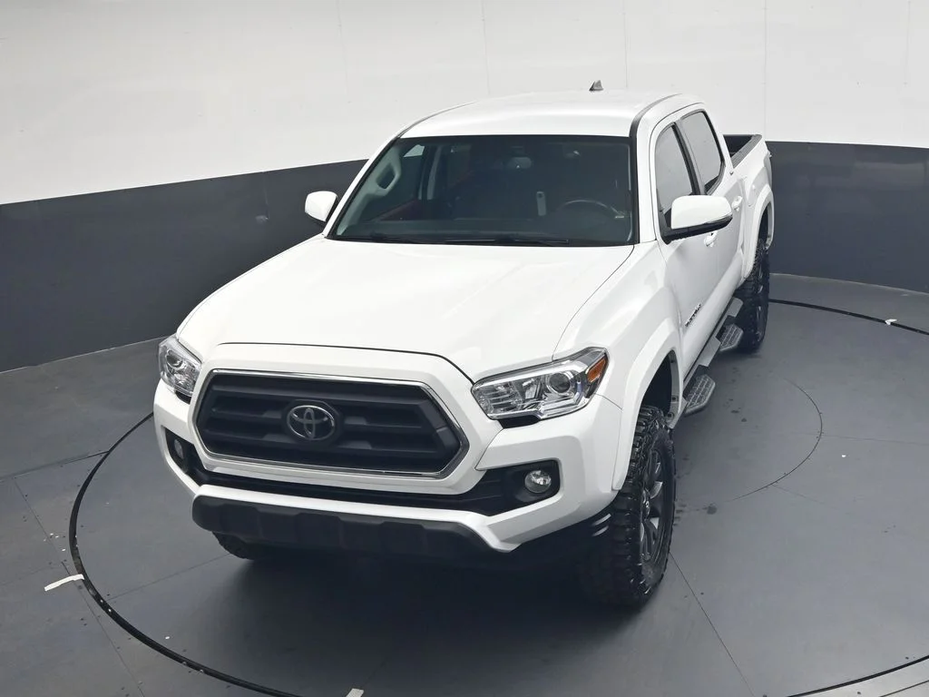 Used 2023 White Toyota SR5 image 17