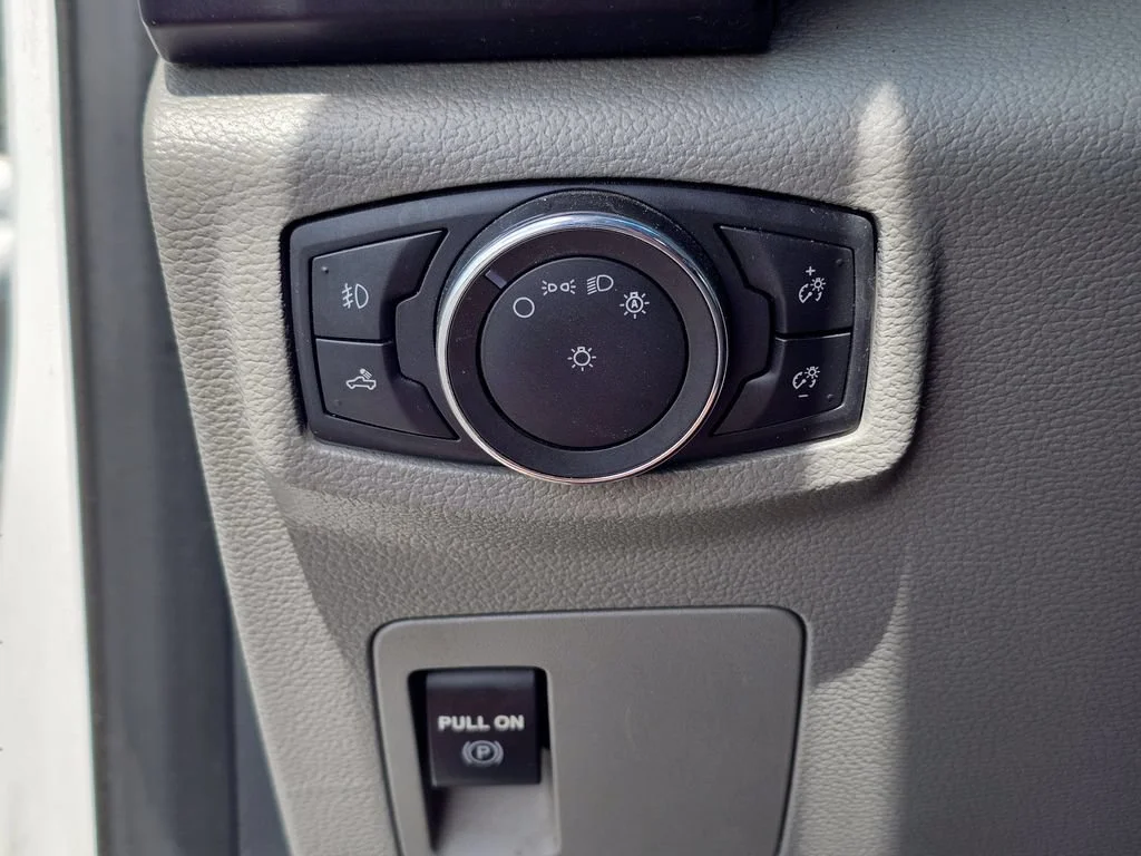 Used 2020 Oxford White Ford XL image 19