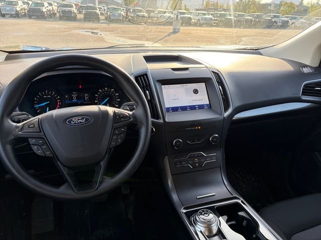 Used 2020 Blue Ford SE image 18