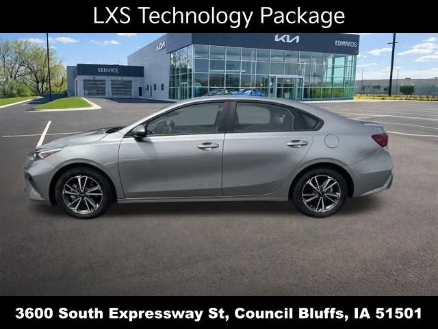 Used 2023 Gray Kia LXS image 8