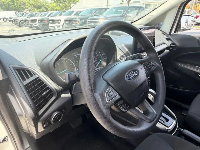 Used 2021 White Ford SE image 9